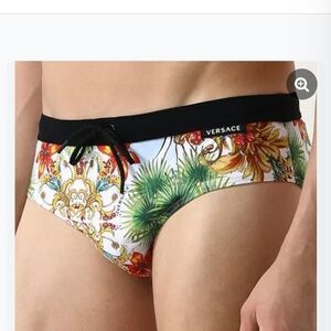 Versace Men's Parrot Tropical Floral Swim Briefs Black, Green, Red Size 6 Lined